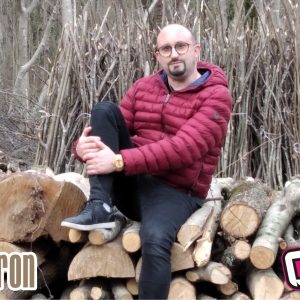 L'ospite della puntata di venerdì 17 dicembre di "Riflettore" è il compositore Andrea Paron che presenta il suo progetto musicale "La Lum", nato dopo un oscuro periodo personale . Tra i più recenti singoli pubblicati c'è "The Music", registrato al "Supersonic music studio di Franz Contadini, a Cervignano del Friuli. Andrea Paron compone principalmente musica elettronica ed è attualmente al lavoro su nuove produzioni discografiche